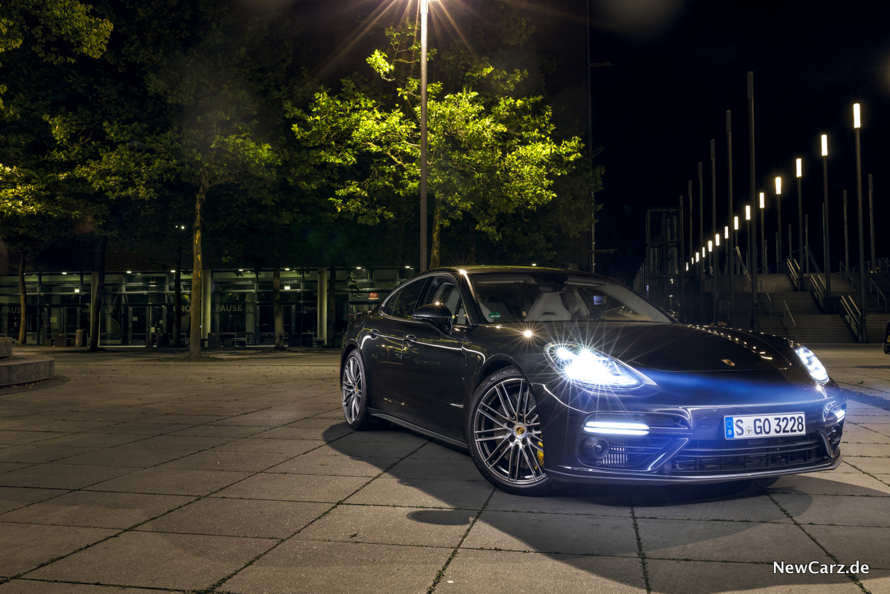 Porsche Panamera Turbo Front