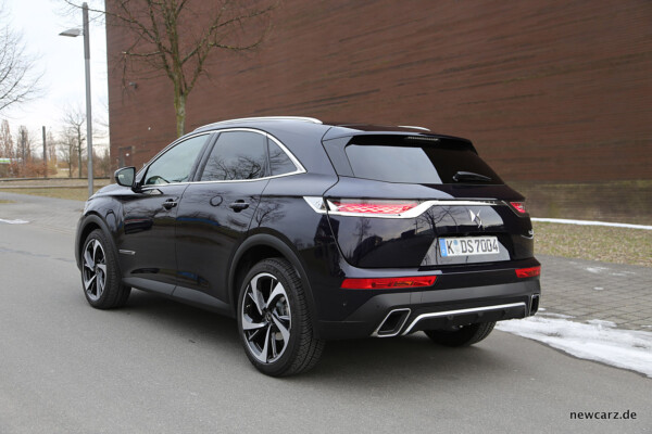 DS7 Crossback schräg hinten