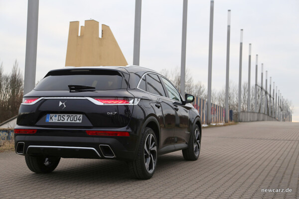 DS7 Crossback schräg hinten rechts