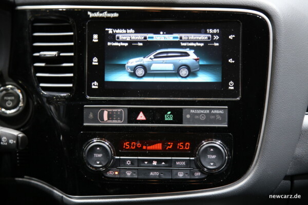 Mitsubishi Outlander PHEV Touchscreen