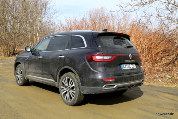 Renault Koleos Dauertest schräg hinten verschmutzt.