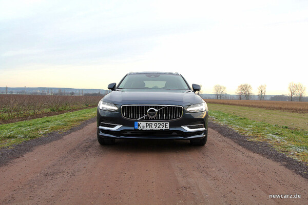 Volvo V90 T8 Twin Engine Front