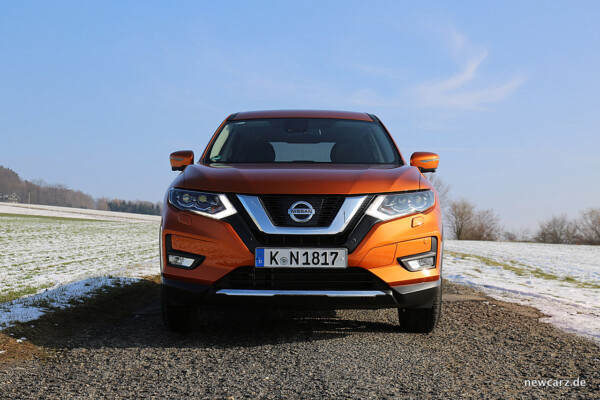 Nissan X-Trail Front