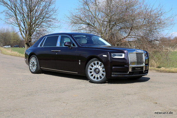 Rolls-Royce Phantom schräg vorne