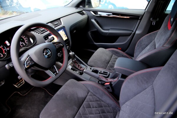 Skoda Octavia RS245 Interieur