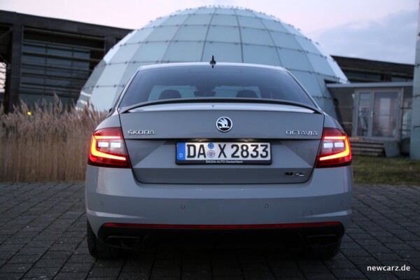 Skoda Octavia RS245 Exterieur