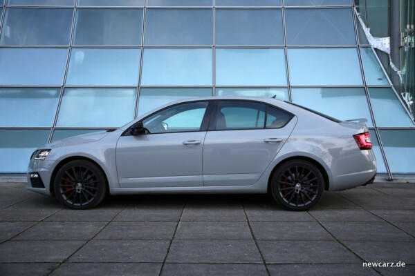 Skoda Octavia RS245 Exterieur