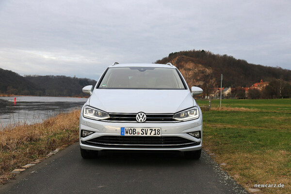 VW Golf Sportsvan Front