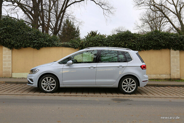 VW Golf Sportsvan Seite