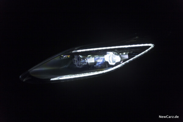 Aston Martin DB11 LED Scheinwerfer 