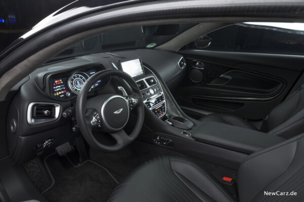 Aston Martin DB11 V12 Interieur 