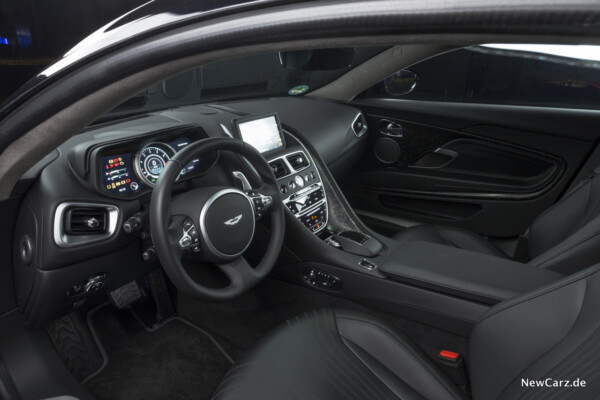 Aston Martin DB11 V12 Interieur