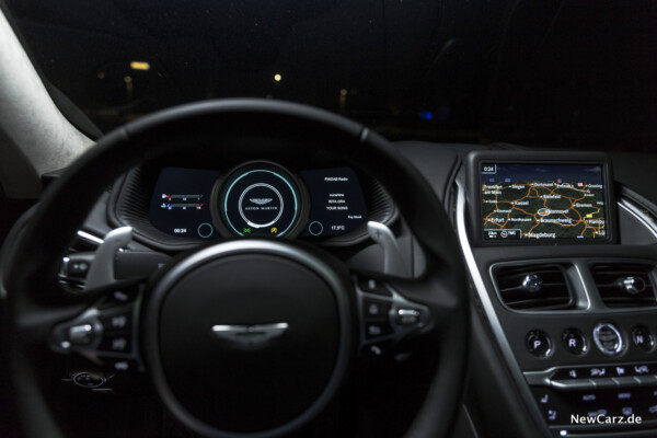 Aston Martin DB11 V12 Infotainment