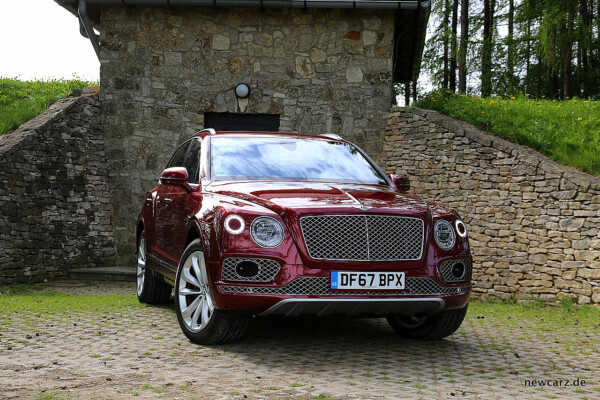 Bentley Bentayga Diesel - schräg frontal