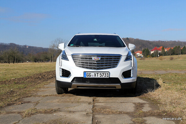 Cadillac XT5 Front