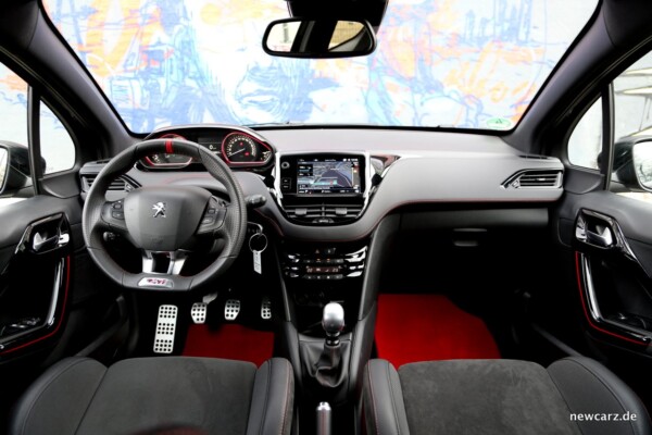 Peugeot 208 GTi Interieur