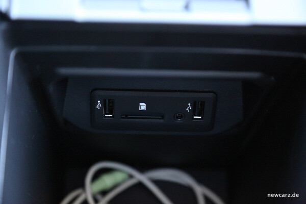 Renault Koleos Dauertest USB Slots