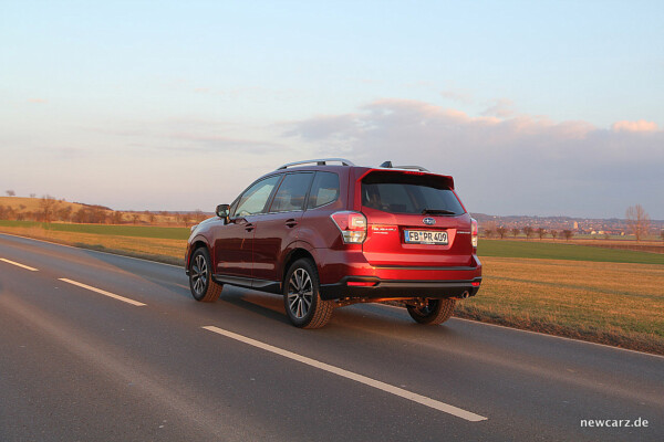 Subaru Forester 2018 schräg hinten links