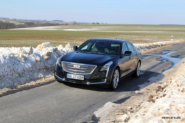 Cadillac CT6 schräg vorne