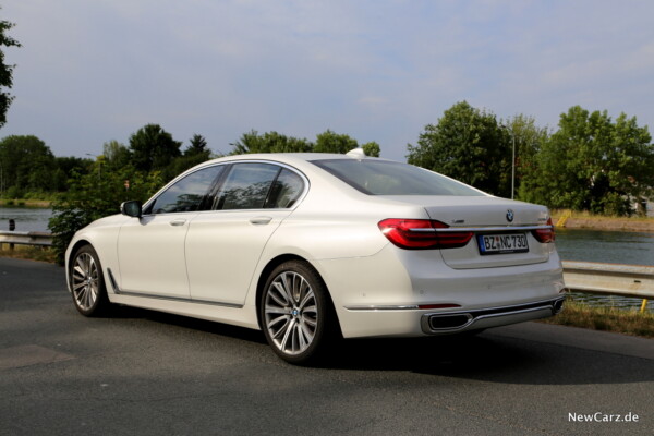 BMW 730d xDrive Seite Heck