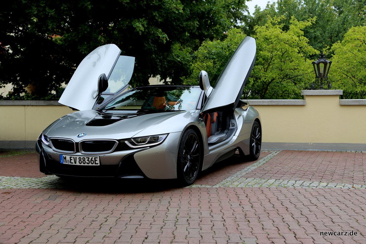 BMW i8 Roadster Front