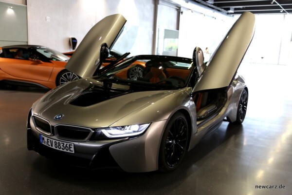 BMW i8 Roadster Flügeltüren