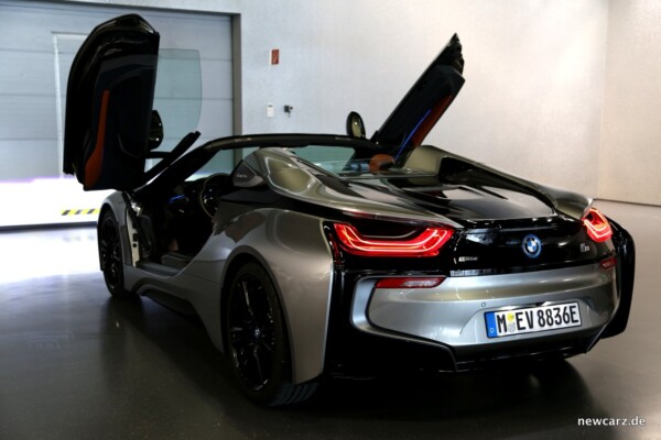 BMW i8 Roadster heck