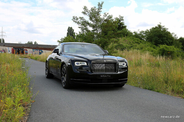 Rolls-Royce Wraith Black Badge vorn schräg