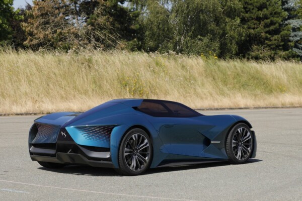 Heckansicht des DS X E-TENSE