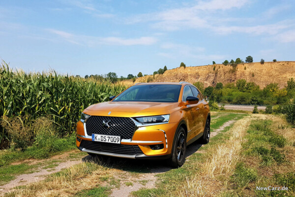 DS7 Crossback Byzantin-Gold schräg vorn