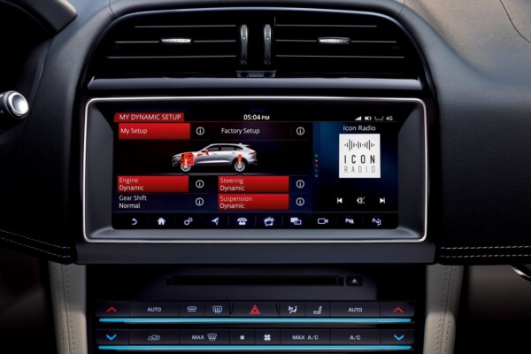 Infotainment im Jaguar F-Pace SVR