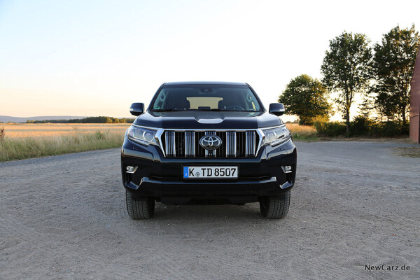 Toyota Land Cruiser Front