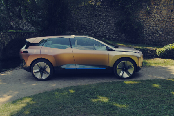 Seitenansicht des BMW Vision iNext