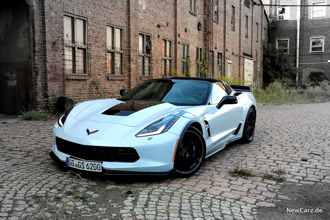 newcarz-corvette-grandsport-carbon65-title.jpg