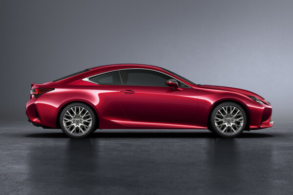 Seitenansicht des Lexus RC