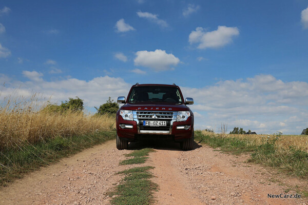 Mitsubishi Pajero Front Offroad