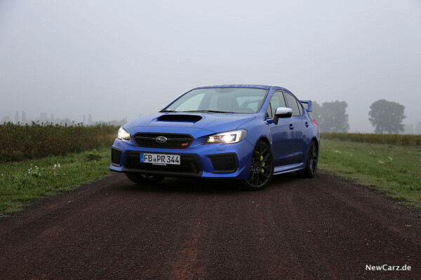 Subaru WRX STi schräg vorne