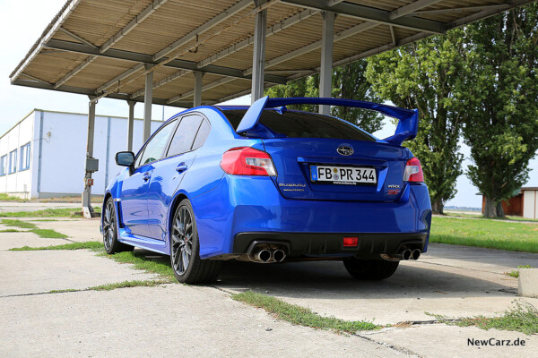 Subaru WRX STi schräg hinten