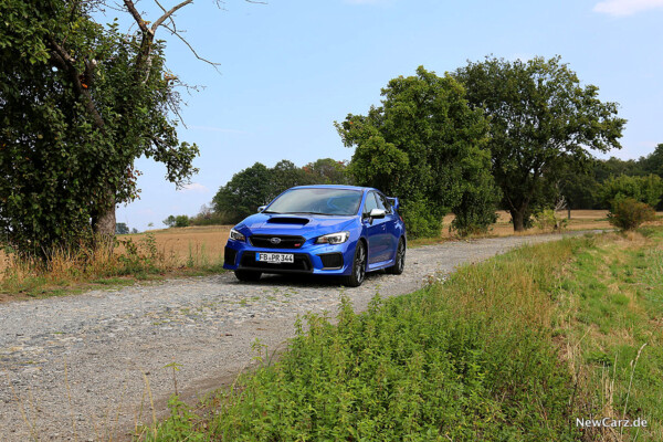 Subaru WRX STi Pflasterstraße