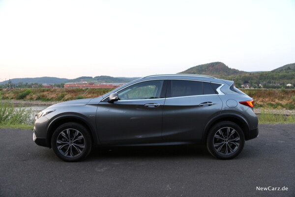 Infiniti QX30 Seite