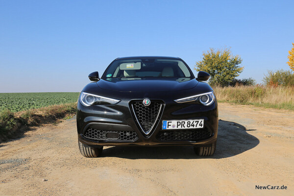 Alfa Romeo Stelvio Front