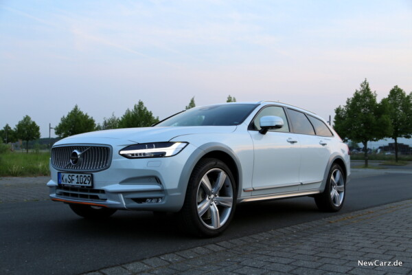 Volvo V90 Cross Country Ocean Race Front seitlich