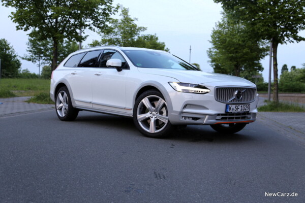 Volvo V90 Cross Country Ocean Race Front schräg