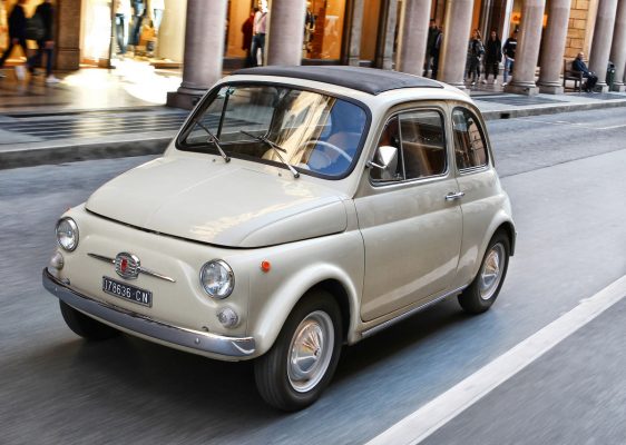 Fiat 500 F in der Stadt