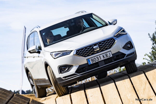 Seat Tarraco offroad Schräglage