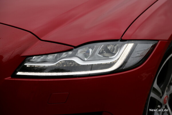 Jaguar XF Sportbrake Scheinwerfer