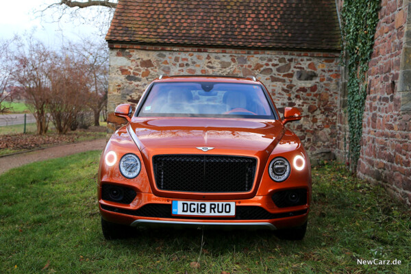 Bentley Bentayga V8 Front