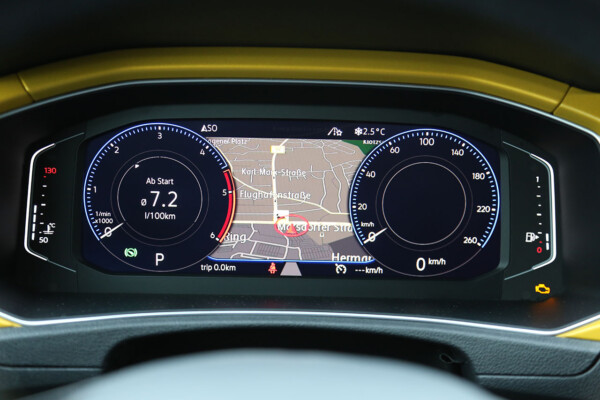 VW T-Roc Active Info Display