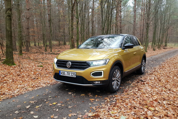 VW T-Roc im Herbstlaub