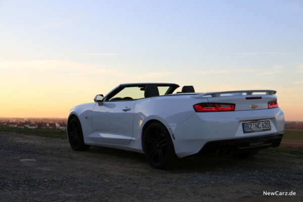 Chevrolet Camaro Cabriolet Heckansicht Sonnenuntergang